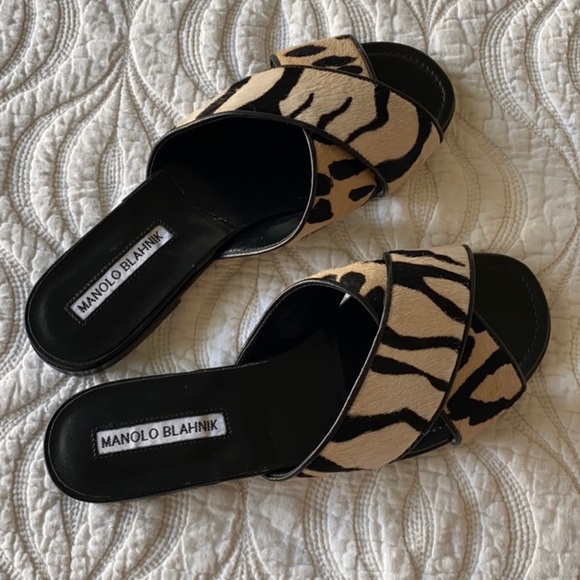 🎉🎉HOST PICK! 🎉🎉Manolo Blahnik Sandals - Picture 3 of 8